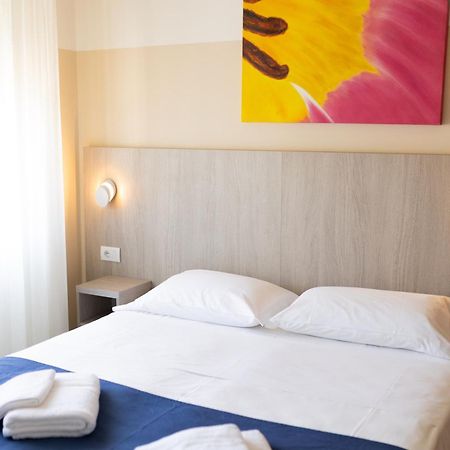 Hotel Mare Live ลิโดดิเยโซโล ภายนอก รูปภาพ