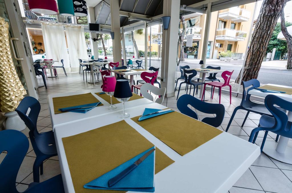 Hotel Mare Live ลิโดดิเยโซโล ภายนอก รูปภาพ